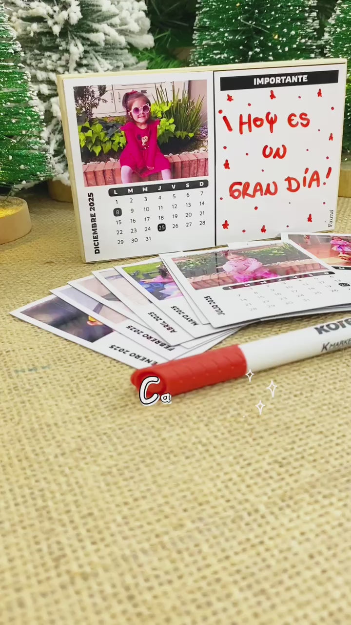 Calendario Personalizado de Escritorio Imantado con 12 Fotos