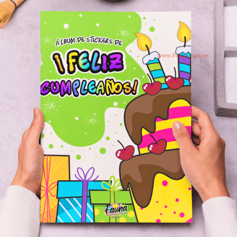 Álbum de Láminas Feliz Cumpleaños Personalizado con 18 Fotos