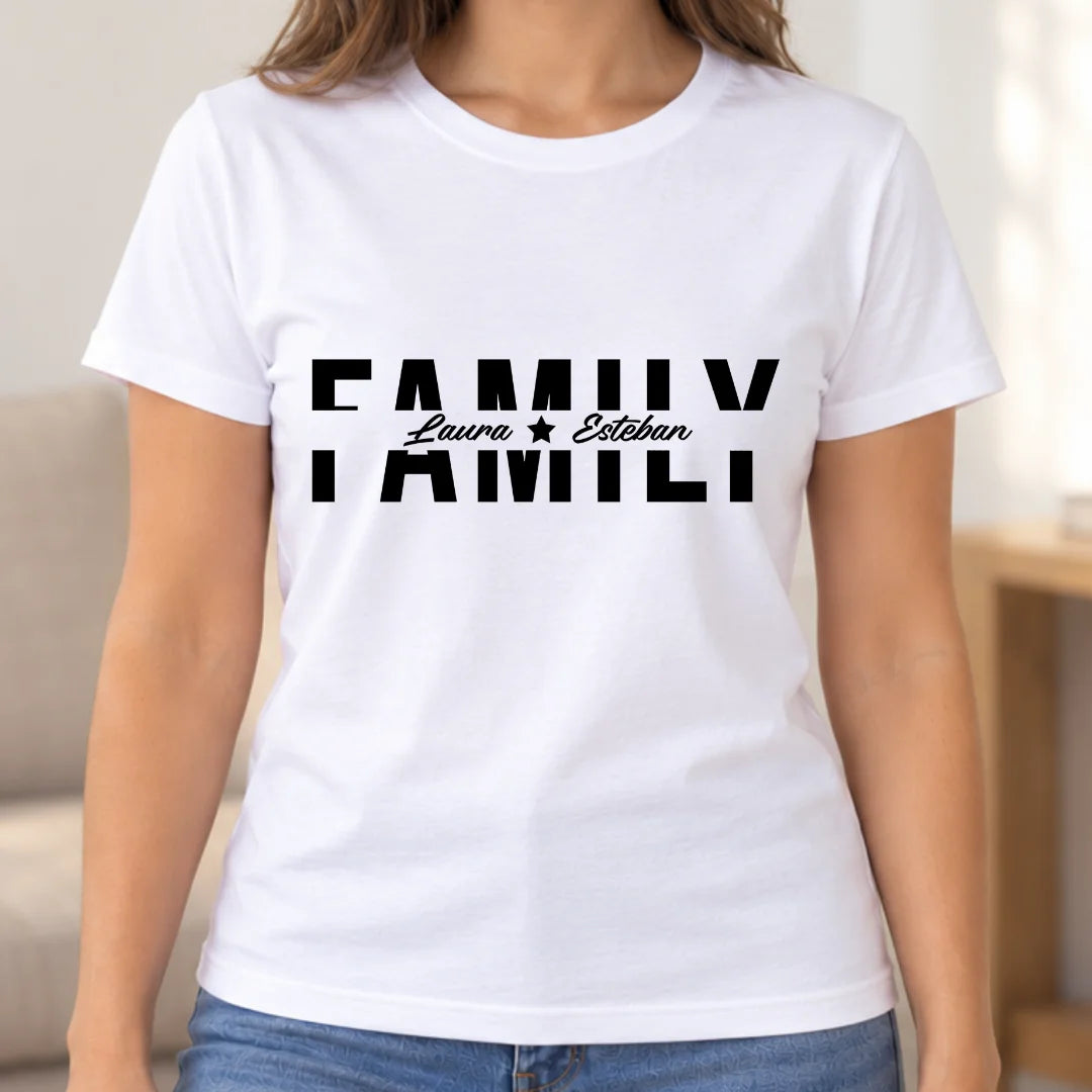 Amor Entre Líneas – Camiseta Personalizada con Nombres
