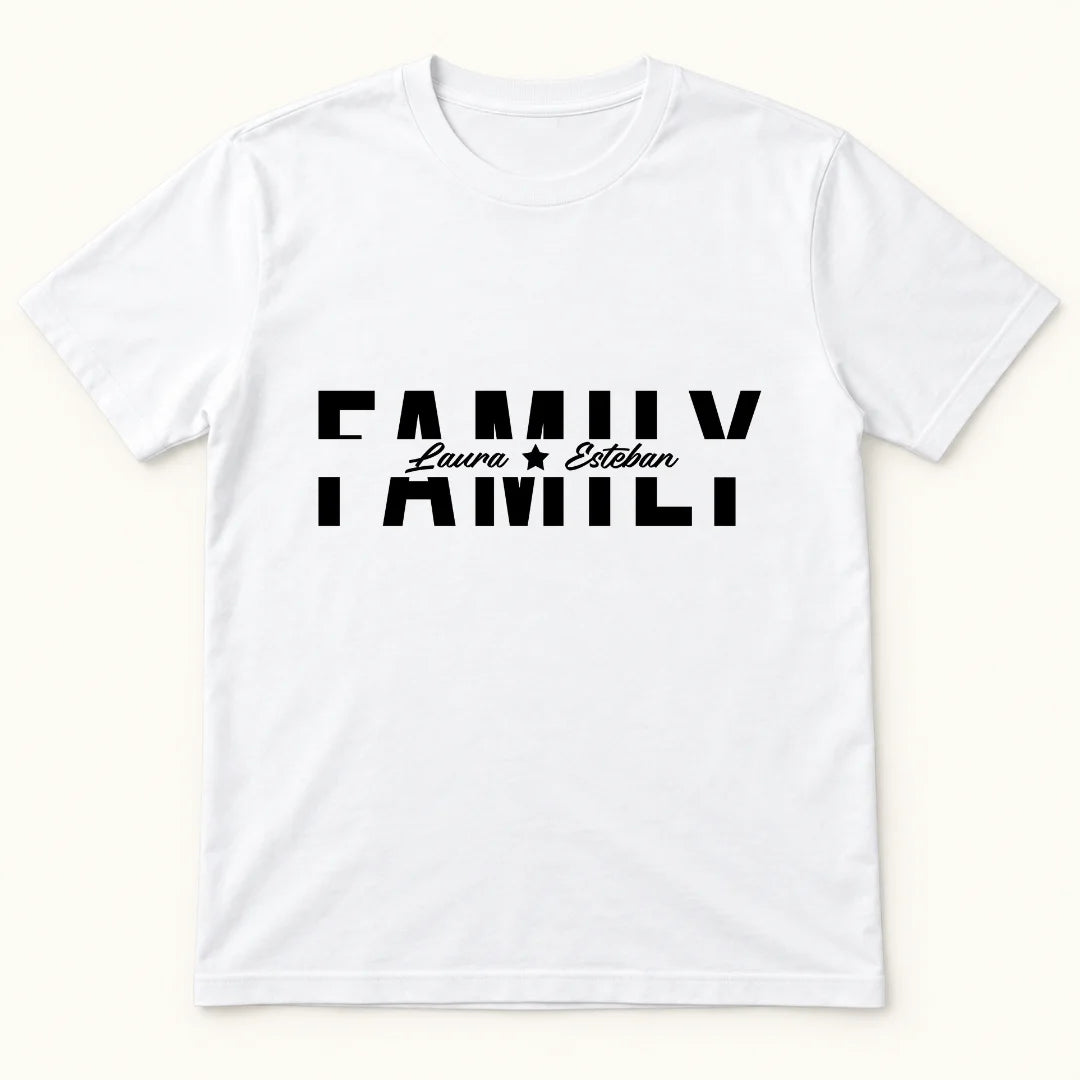 Amor Entre Líneas – Camiseta Personalizada con Nombres