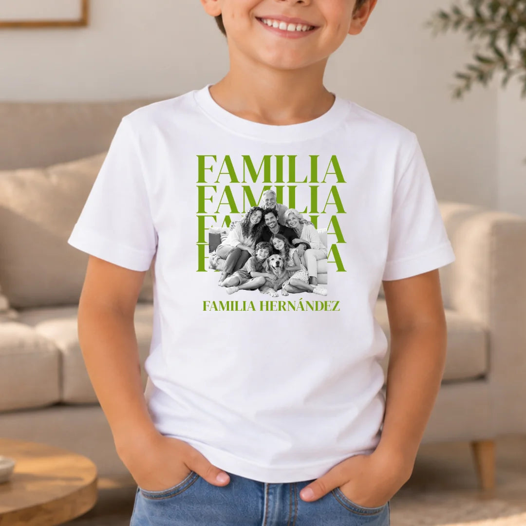 Familia por Siempre – Camiseta Personalizada con Foto y Apellido