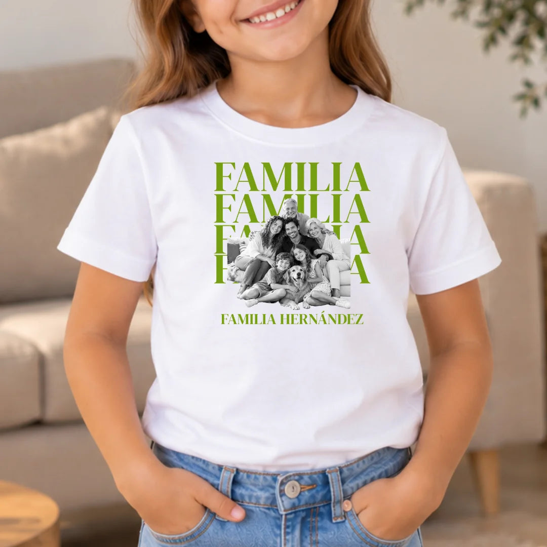 Familia por Siempre – Camiseta Personalizada con Foto y Apellido