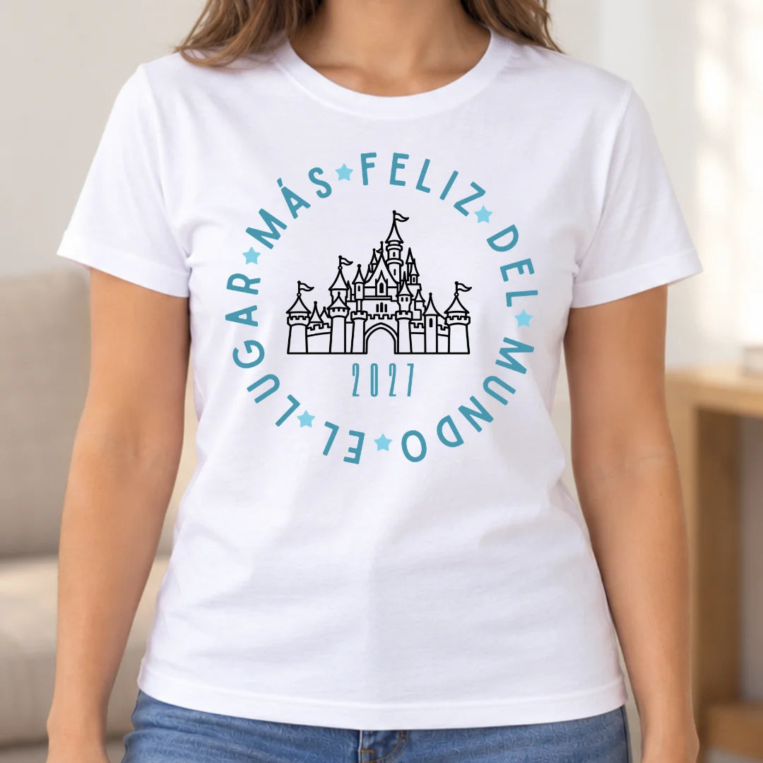 Nuestro Mundo Mágico – Camiseta Personalizada con Año y Nombre