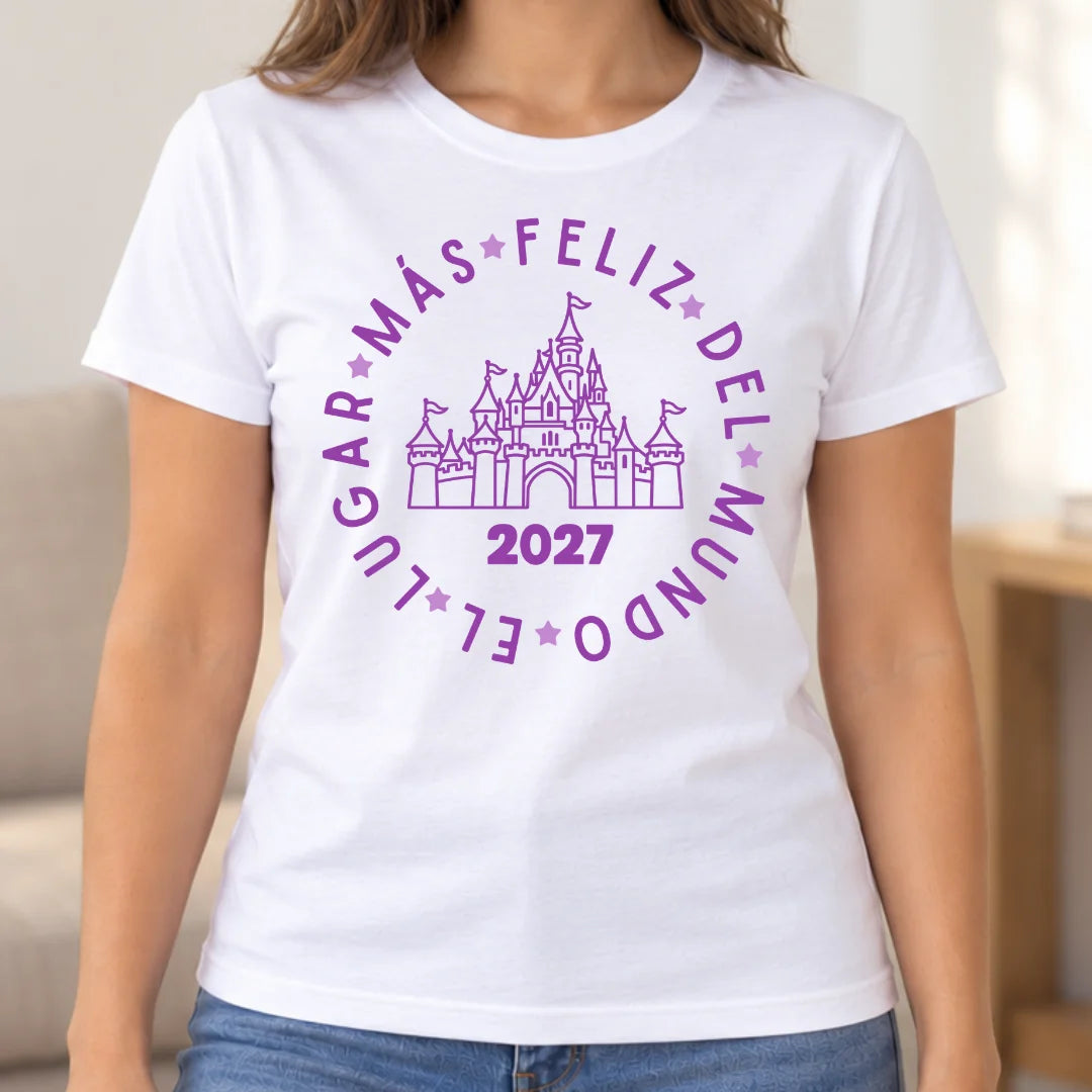 Nuestro Mundo Mágico – Camiseta Personalizada con Año y Nombre