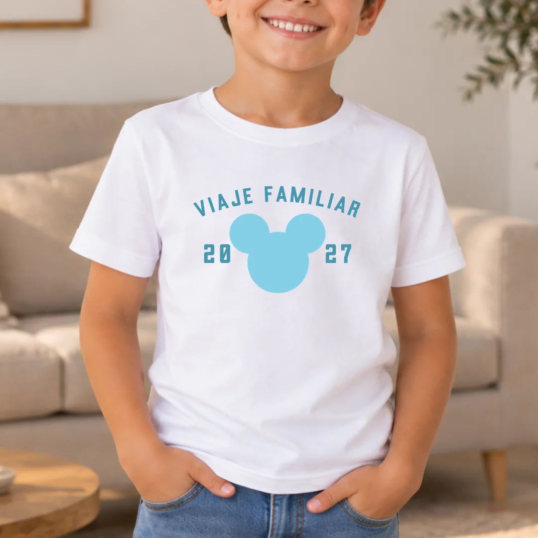 La Aventura Empieza Aquí – Camiseta Personalizada con Año