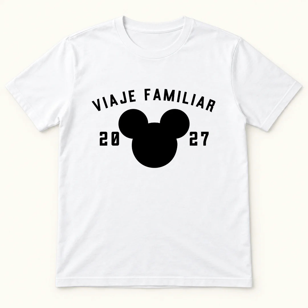 La Aventura Empieza Aquí – Camiseta Personalizada con Año