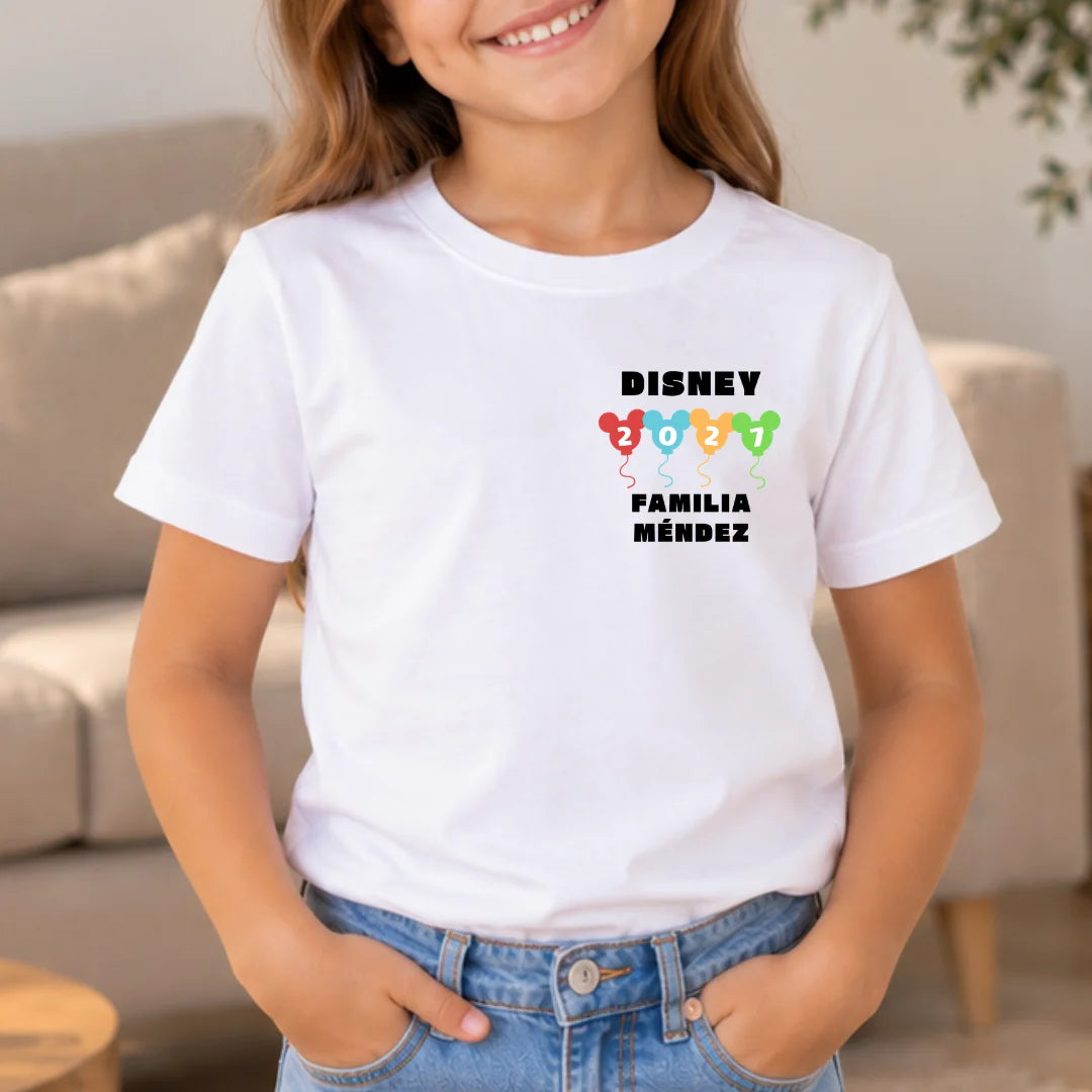 La Magia de Nuestro Viaje – Camiseta Personalizada con Año y Apellido