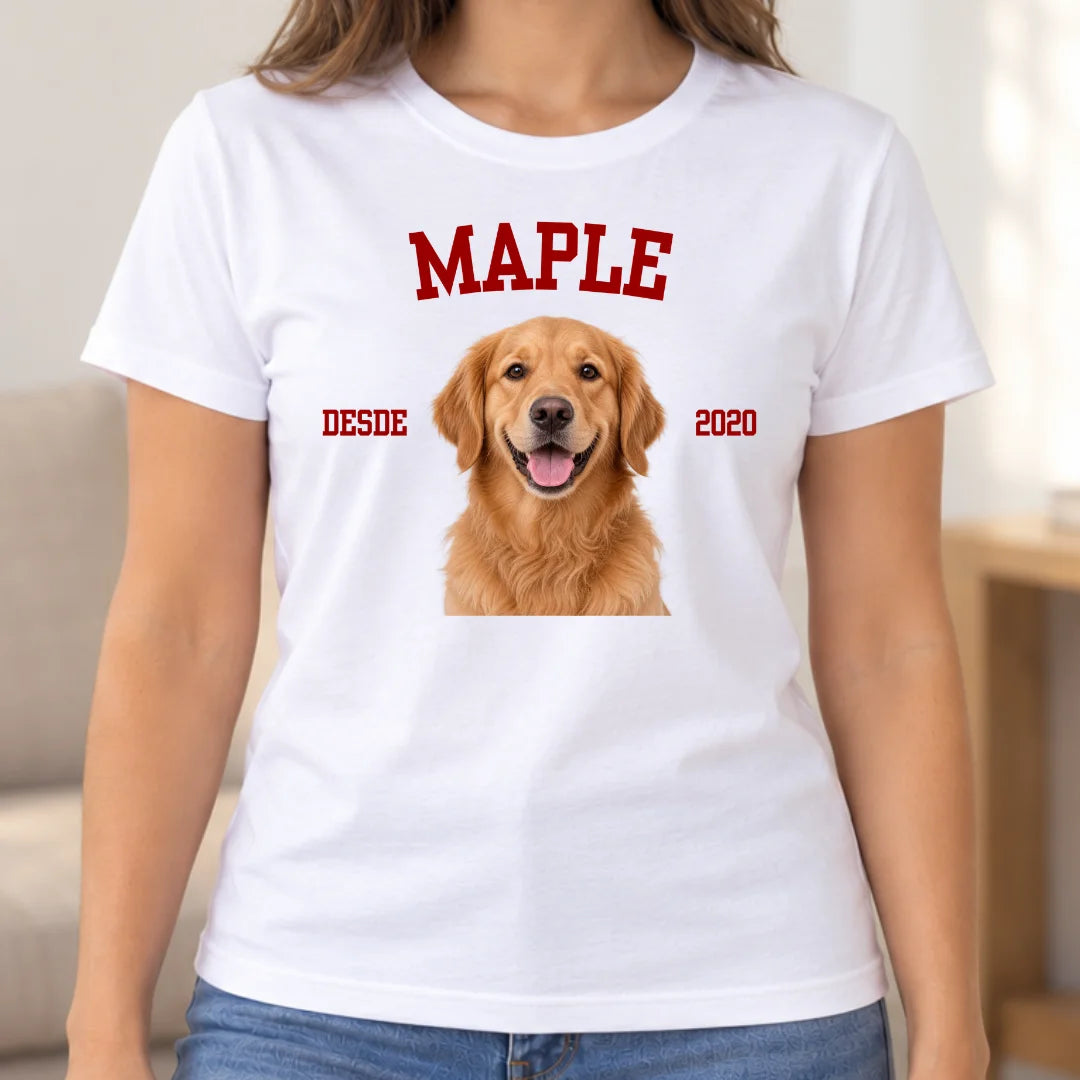 Siempre Parte de Nosotros – Camiseta Personalizada para Perro con Nombre y Año