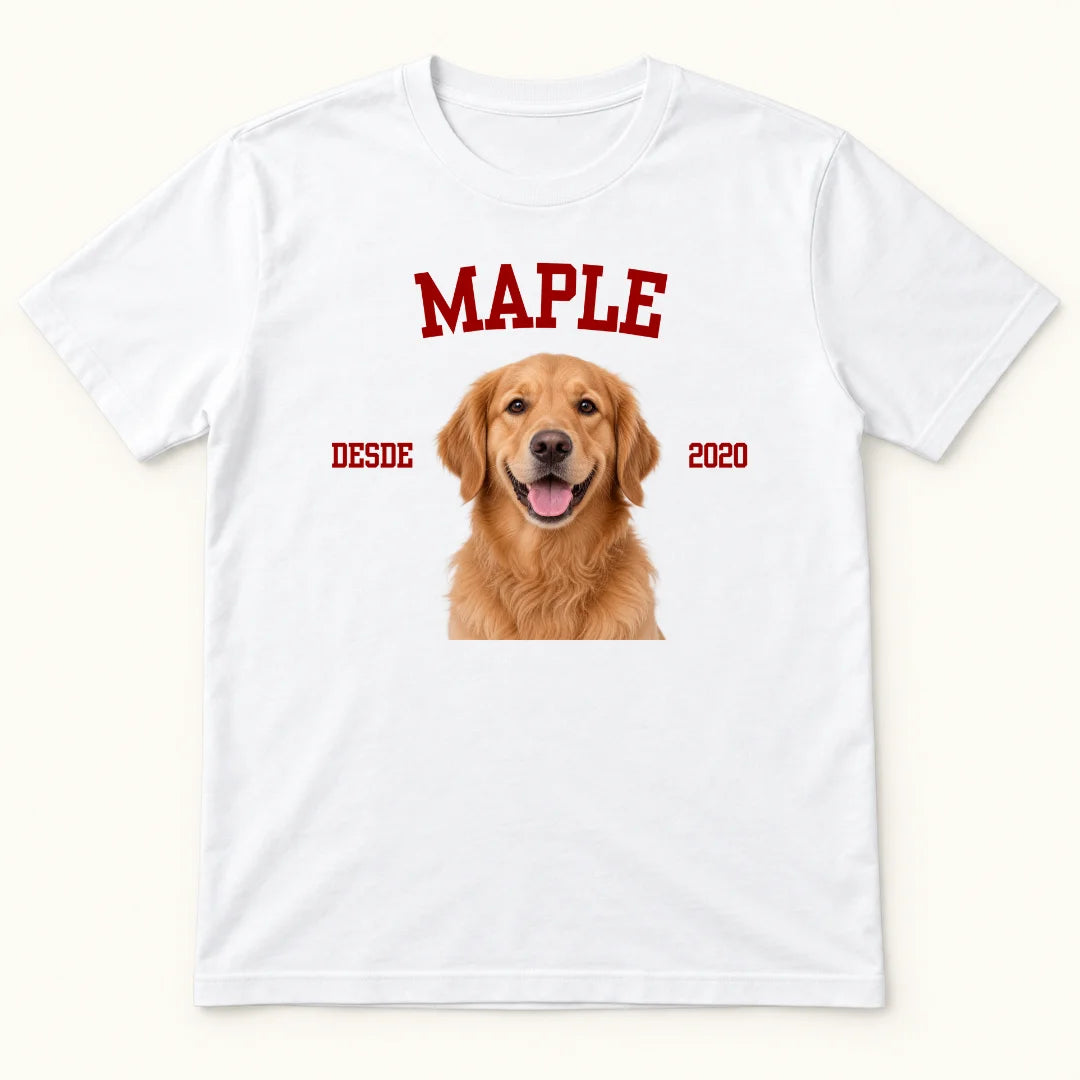 Siempre Parte de Nosotros – Camiseta Personalizada para Perro con Nombre y Año