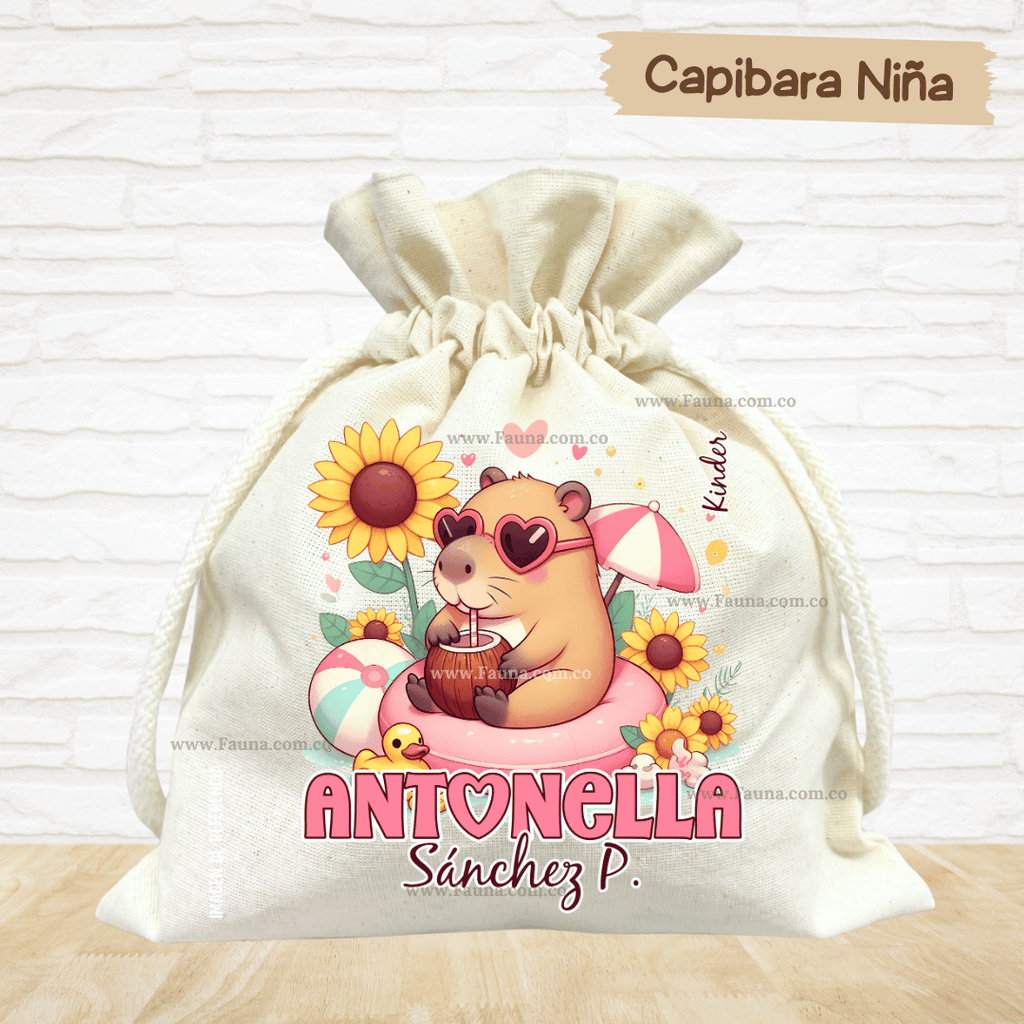 Capibara Niña - Tula personalizada para niña – multiusos con nombre
